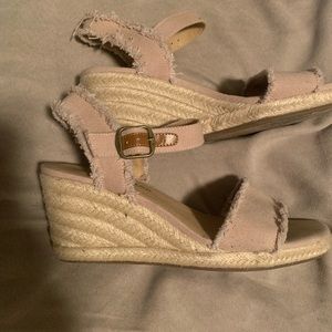 Woman’s lucky brand wedges